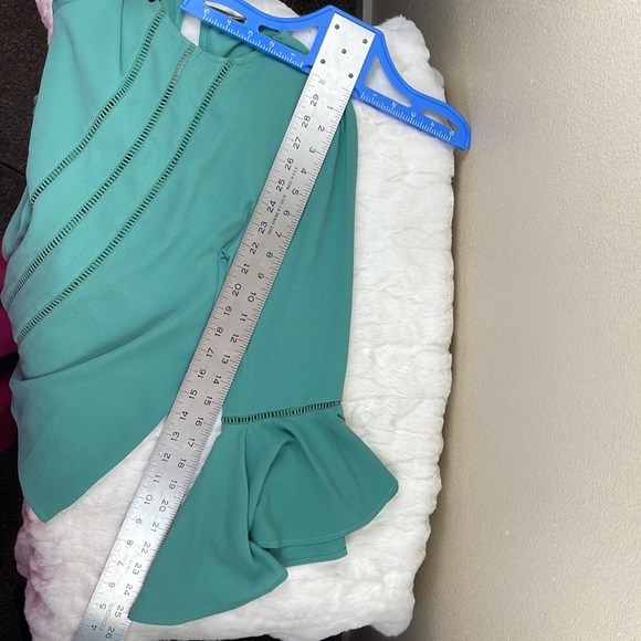 Vintage June & Hudson sage green eyelet 3/4 bell sleeve soft cremplin fabric - Picture 9 of 9